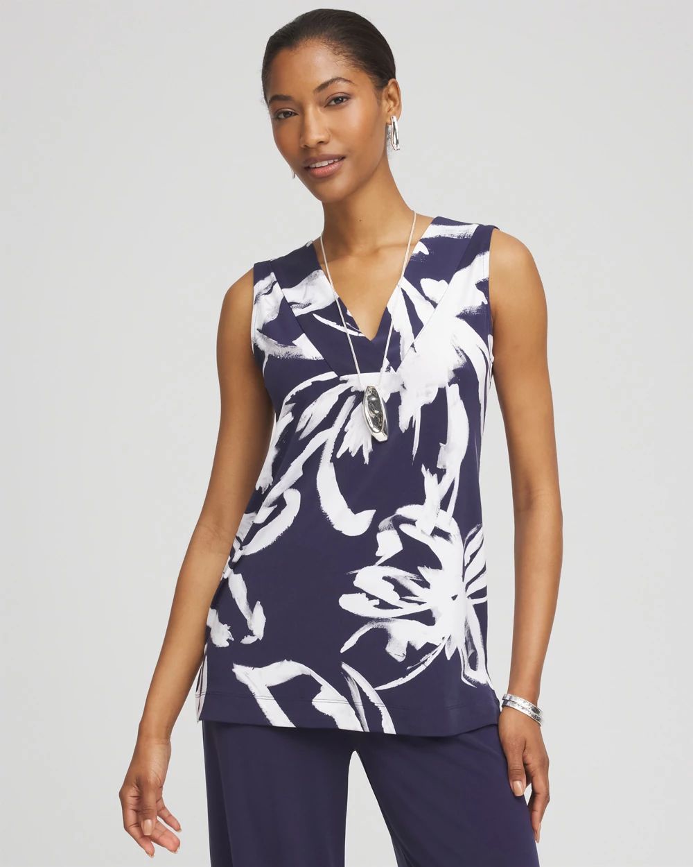 大人気新品 Floral Knit Travelers™ V-Neck Chico's | Tank トップス